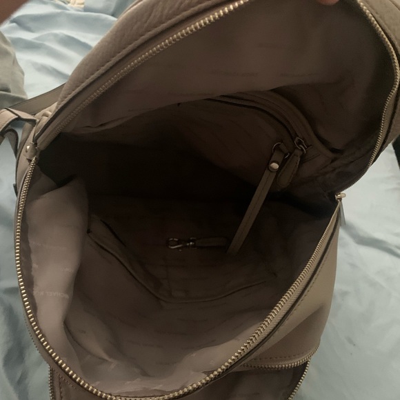 mk gray backpack - Picture 3 of 4